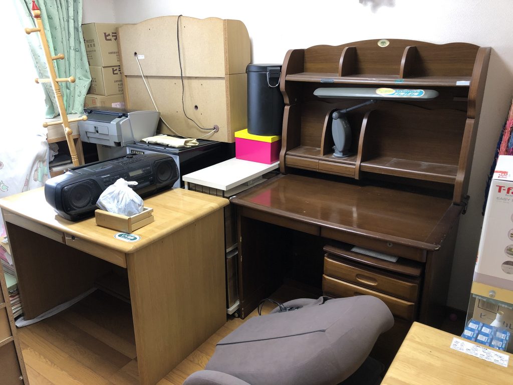 熊本市でご自宅のお片付けに伴う不用品(学習机、マッサージチェア、PC台など)の回収のご依頼　お客様の声