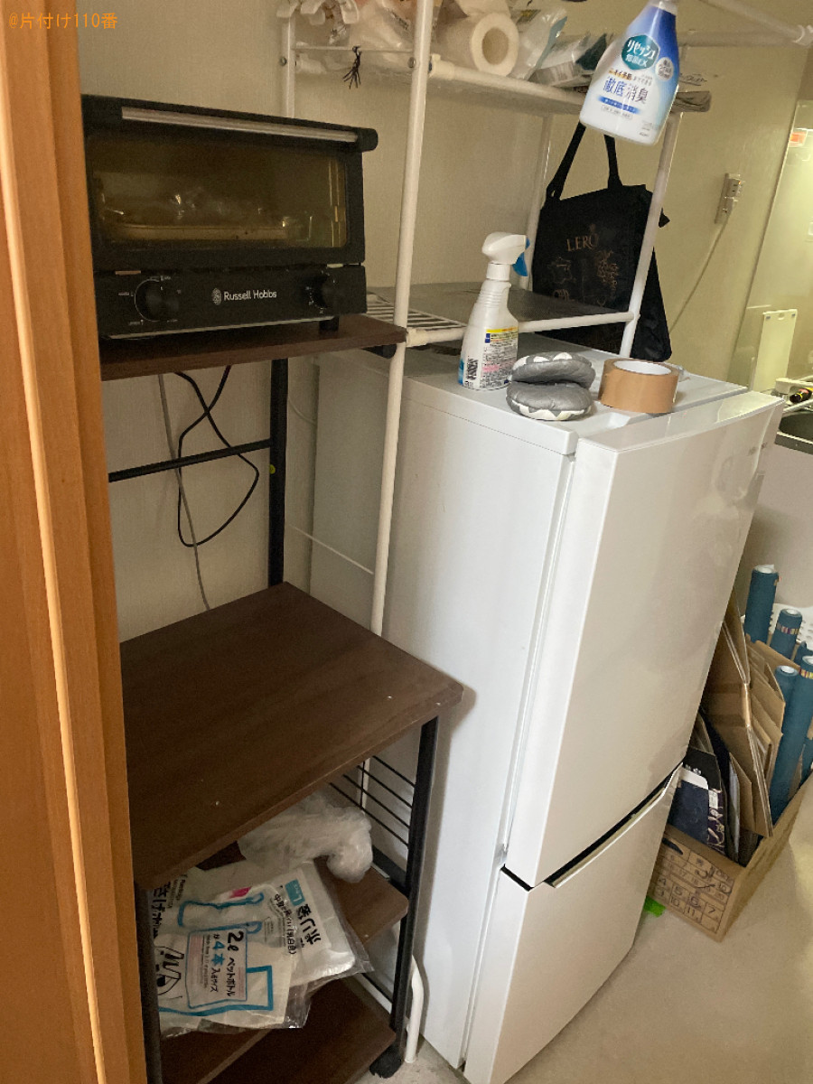 マットレス付きシングルベッド、こたつ、三人掛けソファー等の回収