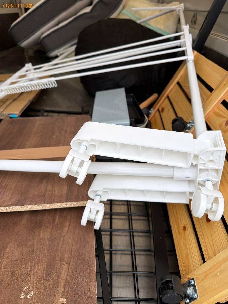 マットレス付きシングルベッド、布団、ラックの回収・処分ご依頼