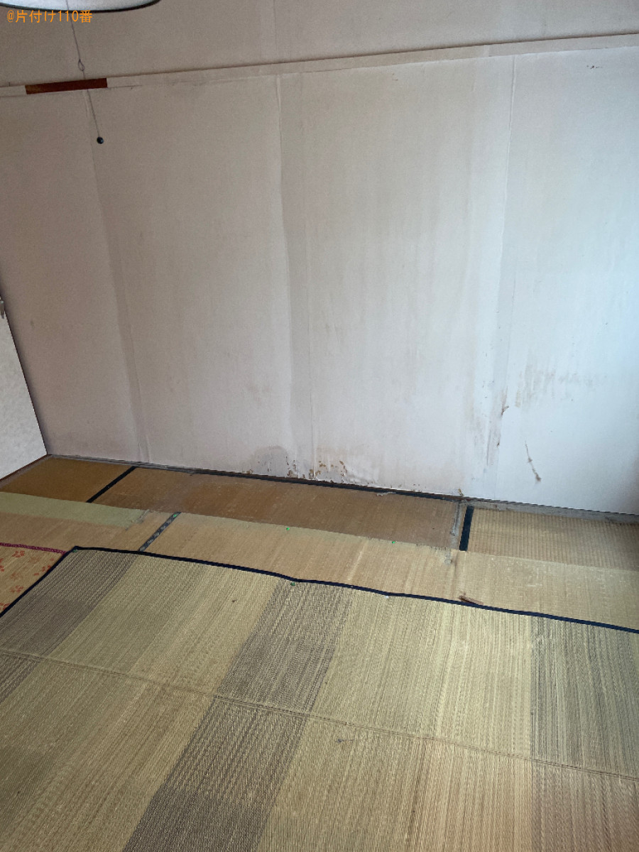 四人用ダイニングテーブル、タンス、アコーディオンカーテン等の回収